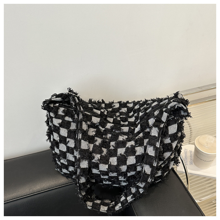 Casual and fashionable crossbody bag 2025 new style large-capacity simple checkered single-shoulder bag, personalized and versatile, lightweight underarm bag undefined