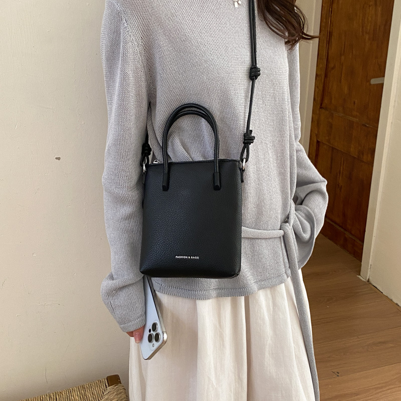 Bolsos de papas fritas de cuero suave diarios de estilo extranjero para mujeres 2026 nuevo bolso de teléfono móvil de moda simple bolso de hombro de viaje