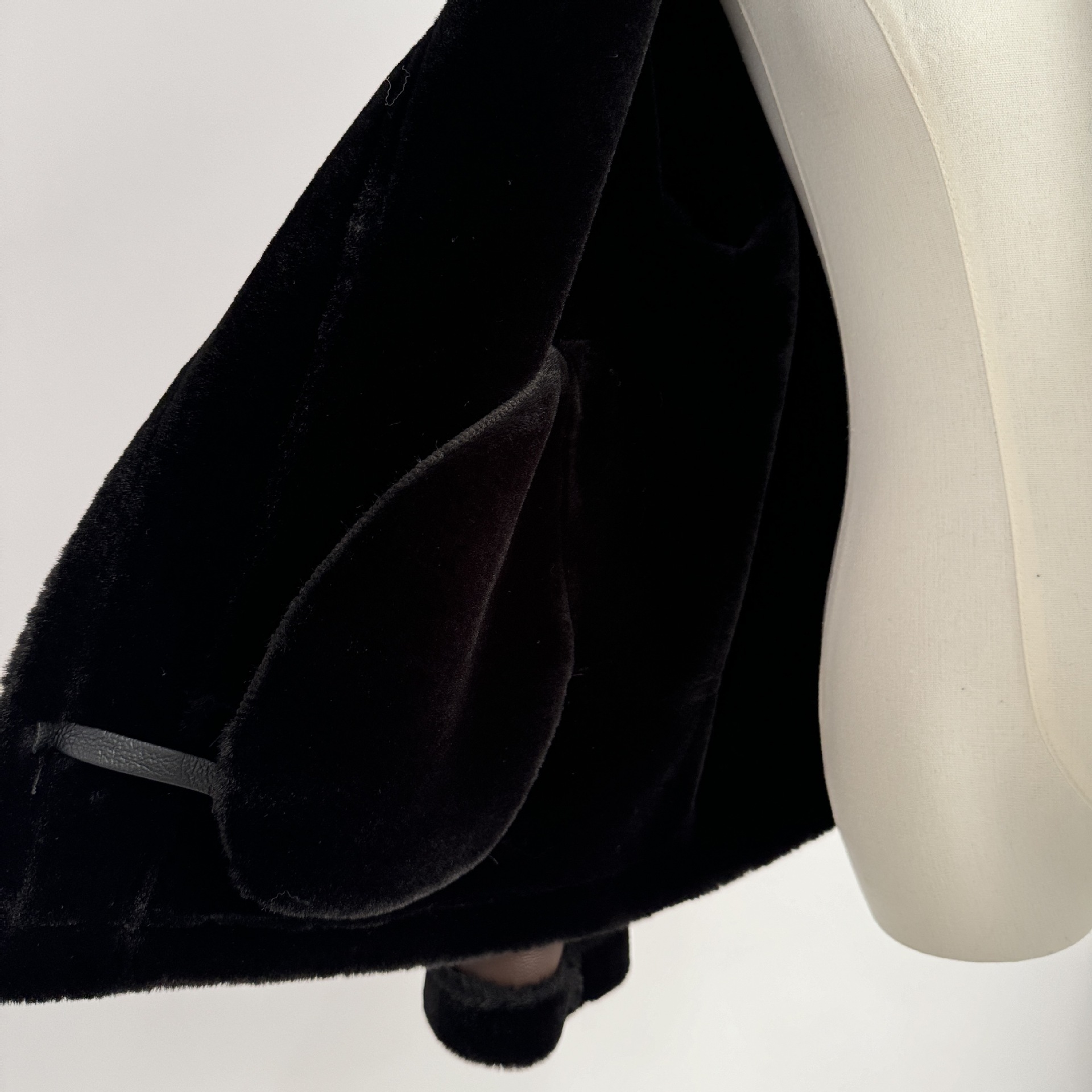 Women's Clothing retro motorcycle style belt decoration stand collar fur lamb wool thick warm coat women's jacket_voghion.com