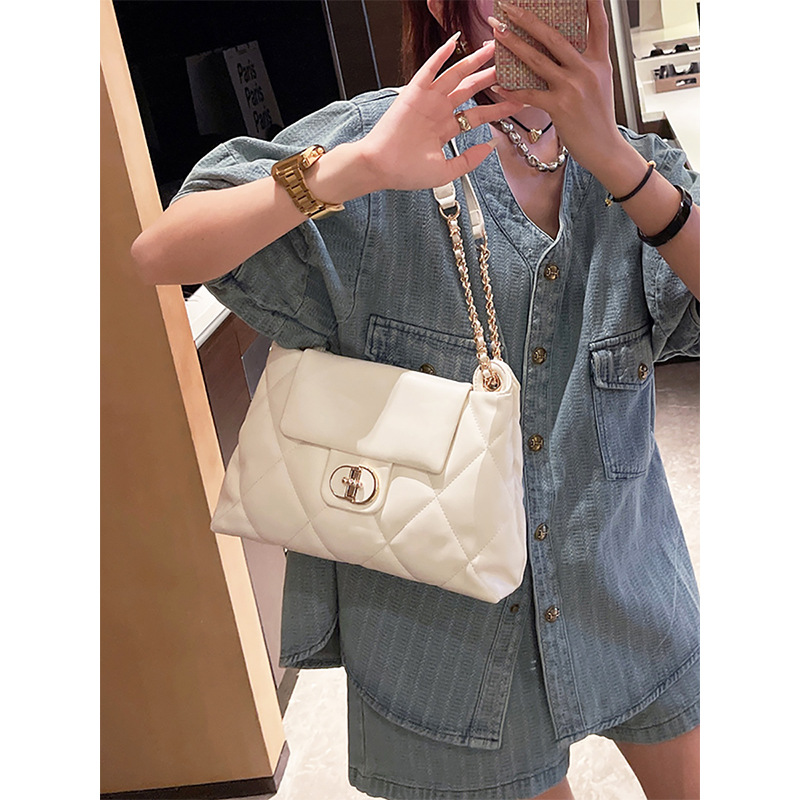 Ladies' 2023 New Crossbody Leather Tote Bag Commuter Large Capacity Large Bag Small Fragrant Chain Bag Bags