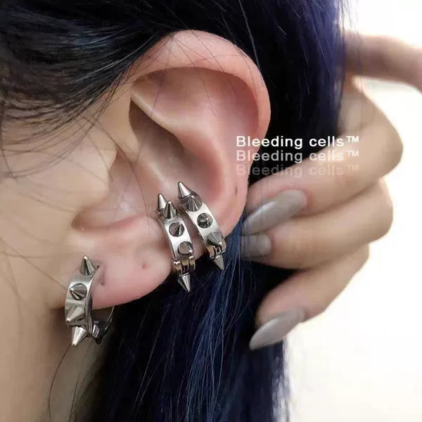 Personalized Earrings, Ear Clips, No Piercing Required, Factory Direct Sales, Korean Style, Fashionable Punk Style, Stainless Steel Rivet Pointed Cone Ear Clips, Cool