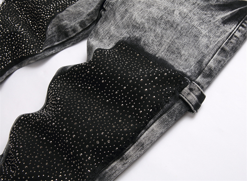 Jeans elasticizzati slim fit da uomo, primavera 2025, pantaloni alla moda con lavorazione pesante e strass a vita media, lunghi in cotone, neri, grigi e blu_voghion.com