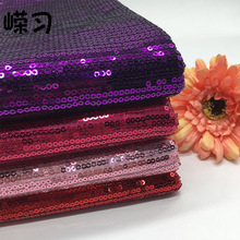 工厂直销3mm直条平片亮片绣坚条珠片绣网纱婚纱服装童装亮片布料