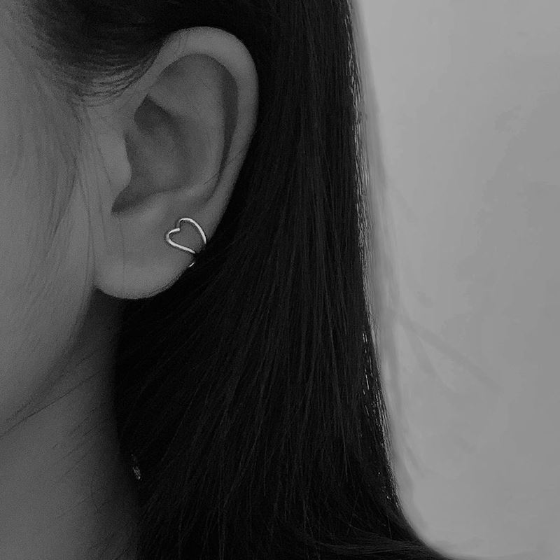 2022 simple clip de oreja de dos piezas hembra Hong Kong estilo frío ins personalidad geométrica retro amor earless pendientes