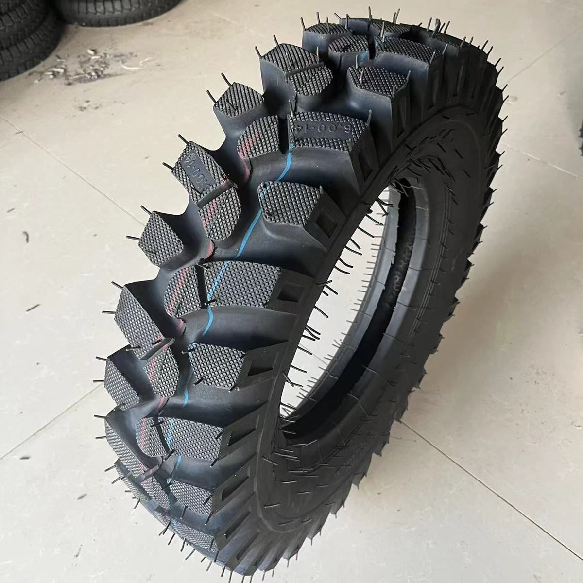Encrypted herrable tire 600 650 700 750 825-16 tractor tricycle four unlike mountain cross-country