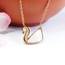 眷钰 天然南非钻石钛钢吊坠天鹅项链饰品工厂批发代发TG2071313