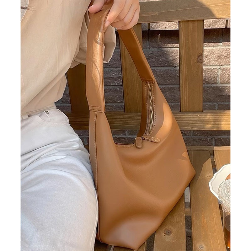 Hot-Selling Brown Bag for Women, Large-Capacity Shoulder Underarm Bag for Commuting, 2026 Autumn and Winter Korean Style Retro Soft Leather Tote