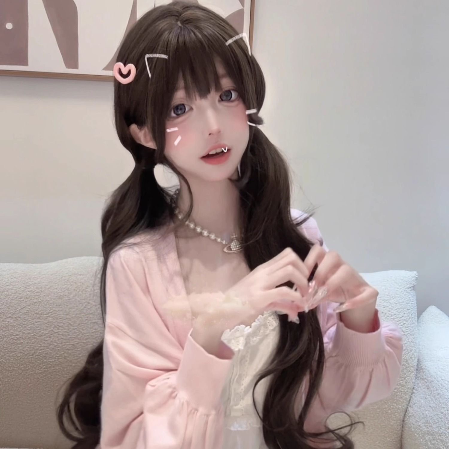 Koni 75cm Lolita japoniško stiliaus natūralus perukas moterims, juodai rudas ilgas garbanotas Cosplay foto perukas