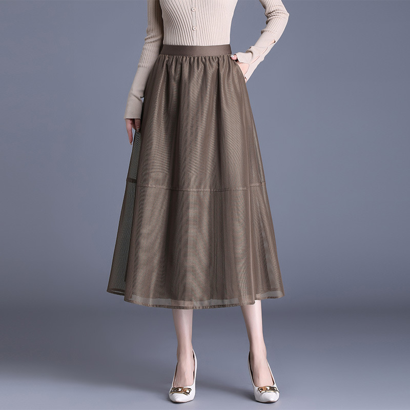 Fashionable autumn pleated skirt