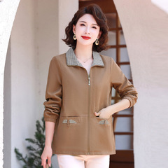 中高年のお母さんは春秋の服の女性の短いタイプの新型の中高年の婦人服の洋風の上着の女性のファッションのジャケットのコートを詰めます。