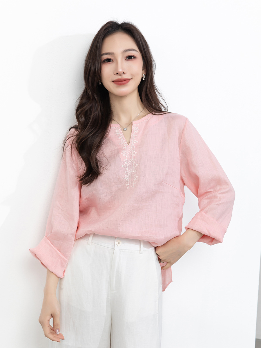 Áo sơ mi nữ linen cổ V thêu hoa tay lỡ rộng — Lời bài hát: Seventeen Sleeves