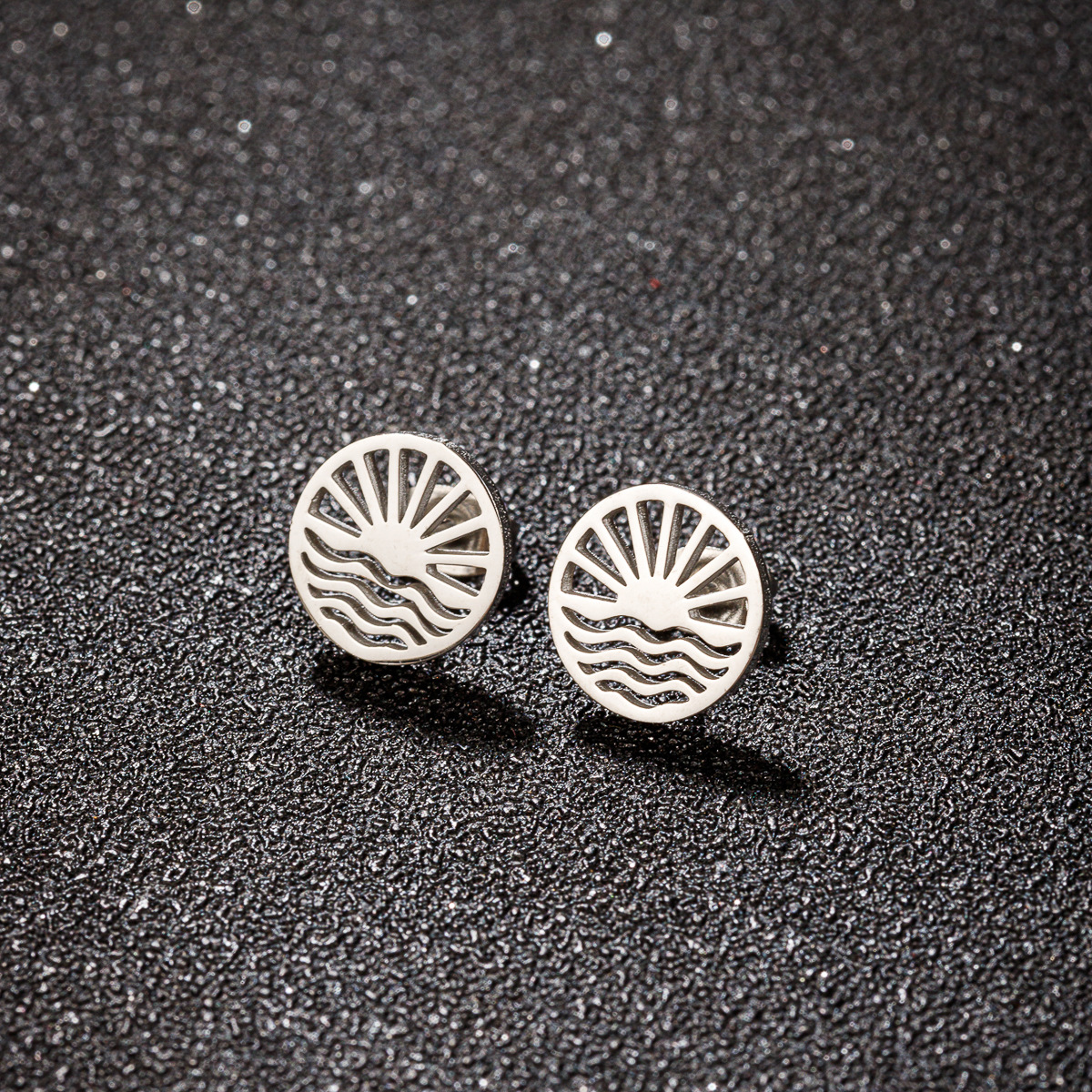 6g Weight PVD Coated Gold Plating Process PVD Coated 18K Gold Real Gold Plated Flower 304 Stainless Steel Simple Style Waterproof Non Tarnish Ear Studs