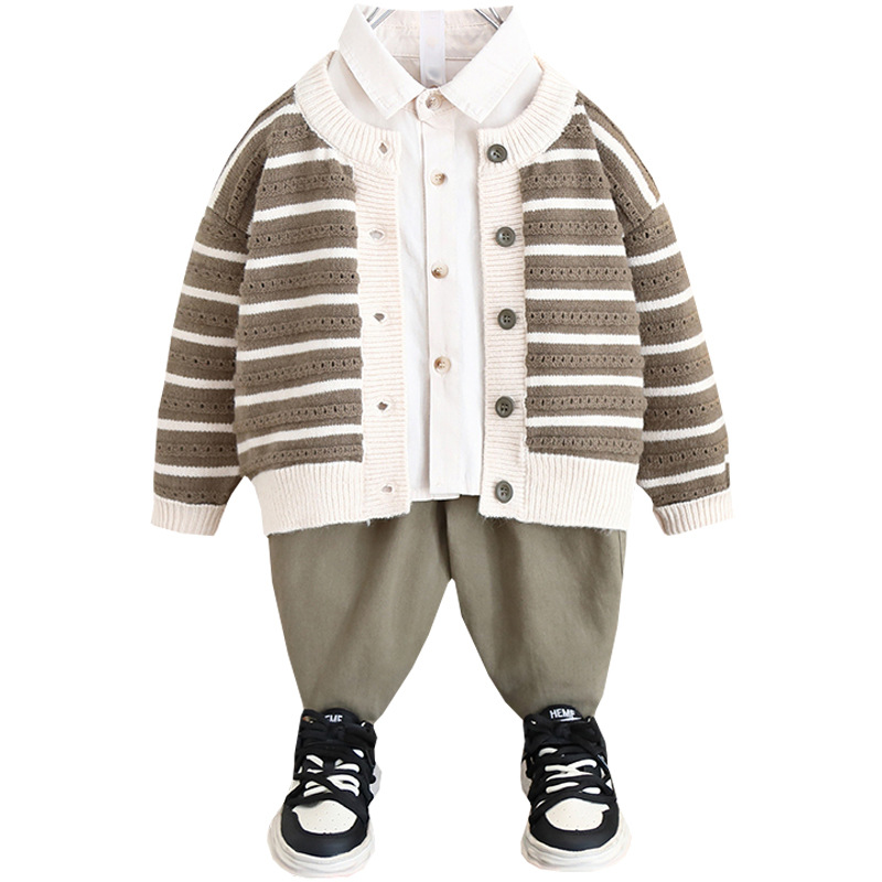 7070 traje de primavera para niños de tres piezas 2025 primavera y otoño nuevo suéter de bebé para niños coreanos traje de cárdigan de punto