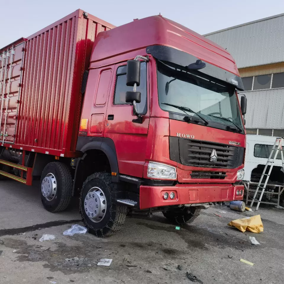 供应境外重汽豪沃集装箱卡车 后八轮物流运输厢式货车9米6集装箱