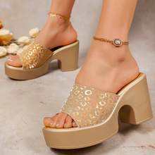 ��a�⴩�߸���ЬŮ2026�ļ����Q�ָ���Ƭ����Ь�W��һ���ϬF؛