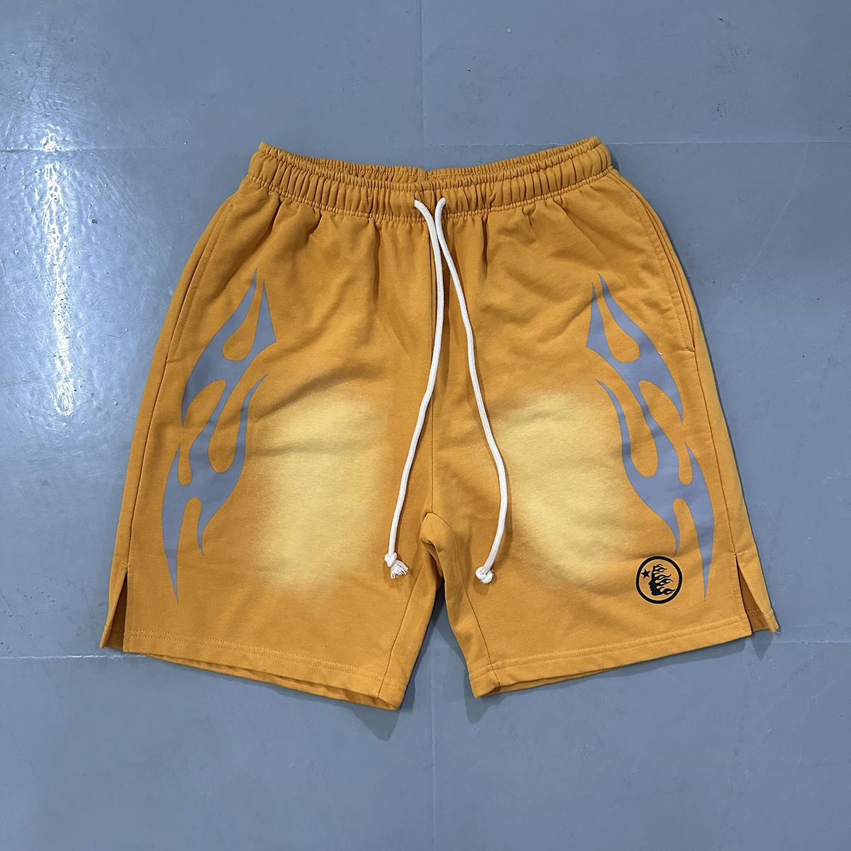 Hell Star lavando y desgastando pantalones cortos casuales 2024 verano nuevo estilo marca de moda europea y americana hip-hop pantalones de cinco puntos hombres y mujeres