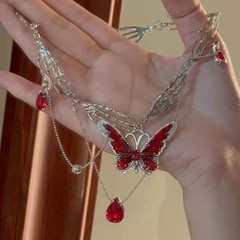 甘いクールな小衆の赤い滴の釉薬の蝶のフリンジの多層の鎖の鎖のy2kのギャルの悪魔の爪の誇張するネックレスの女性