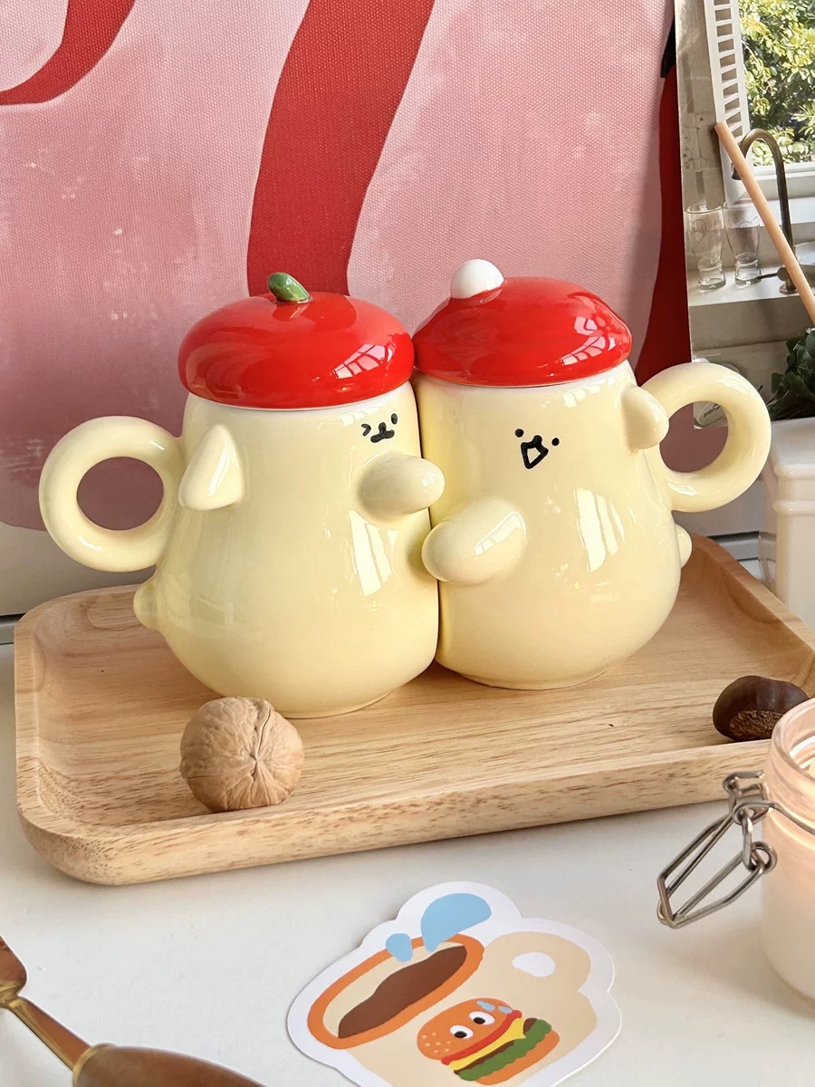 Hug Stick cup Couple cup High appearance level ceramic cup Creative couple water cup with covered cup with hand salute