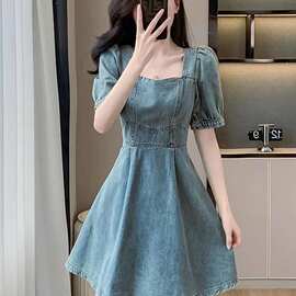 小个子收腰显瘦a字短裙2026夏季法式复古方领泡泡袖牛仔连衣裙女