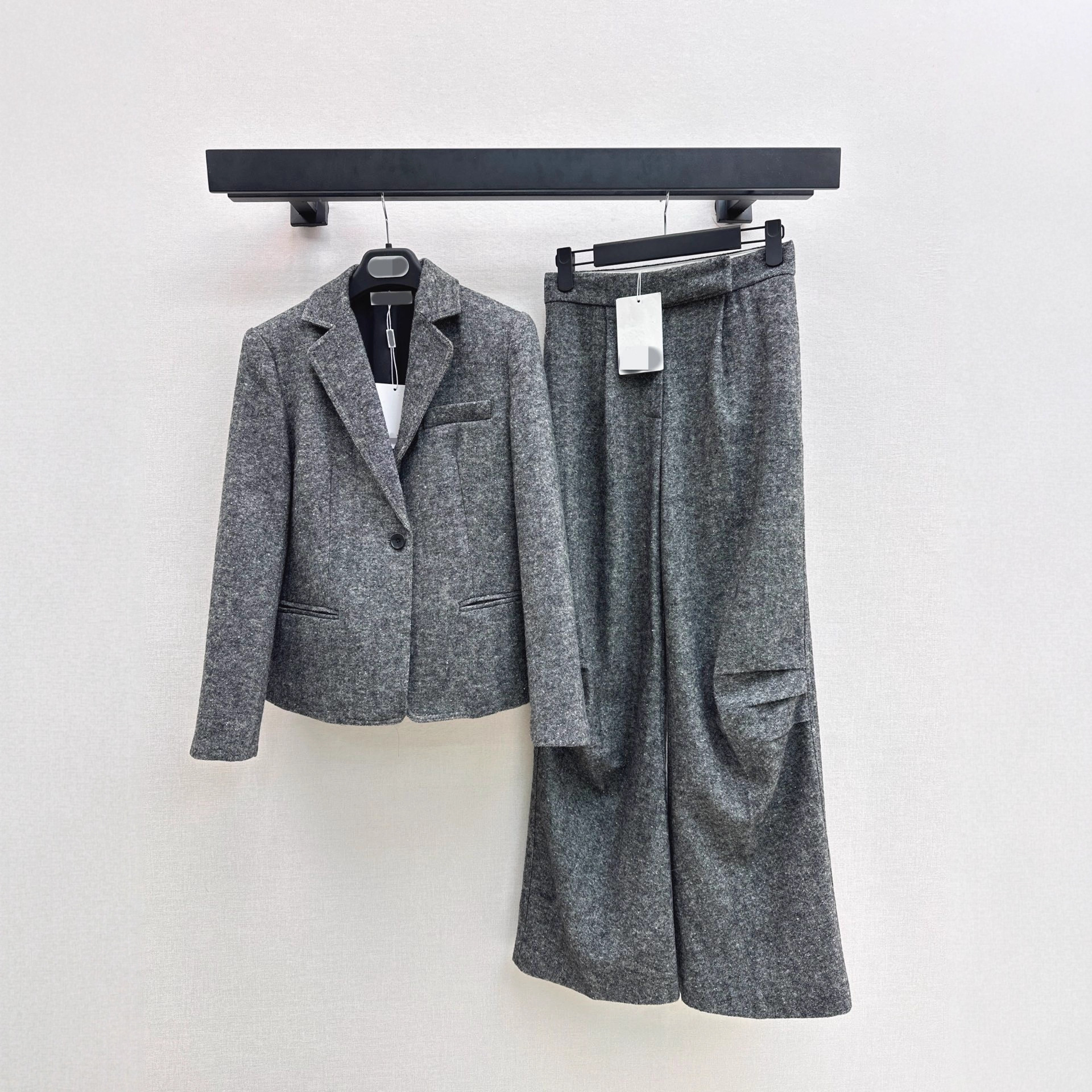 深圳南油新款气质优雅毛呢灰色套装 一粒扣西装外套+褶皱直筒西裤