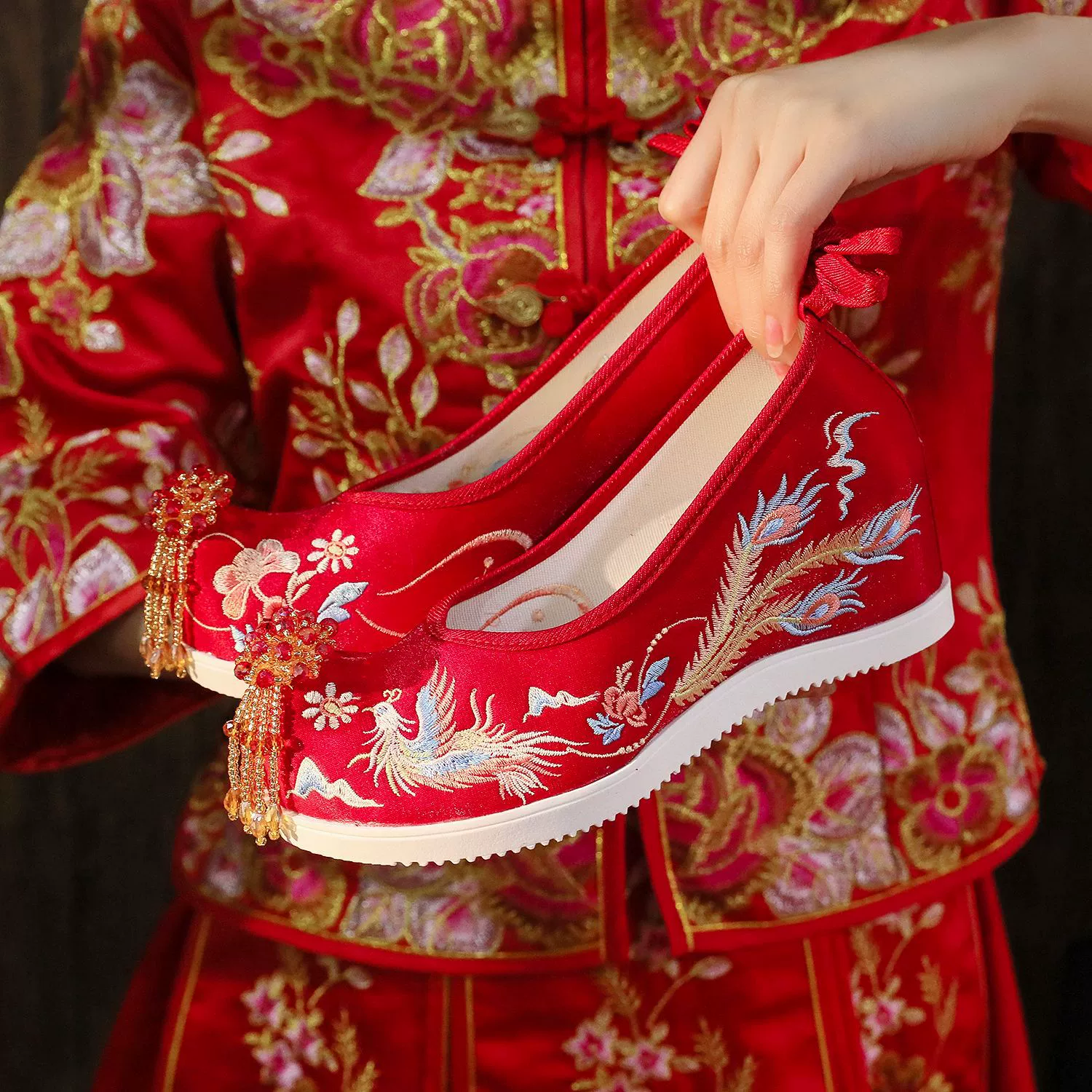[Феникс] Невесты Обувь Внутренняя Высота Китайское Свадебное Платье Невесты Вышитые Туфли Xiuhe Обувь Кисточкой Ханьфу Обувь