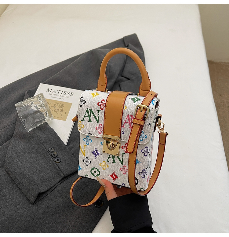 A new Korean-style versatile and simple single-shoulder crossbody bag for women in the summer of 2025, featuring a Korean-style mobile phone bag undefined