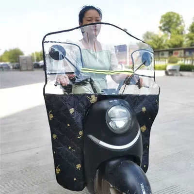 Motorcycle front windshield Seasons, Universal Windshield for Scooters, Winter - top-luxury-model-sunscreen-and-waterproof-cloth-model-with-random-pattern-high-end-black