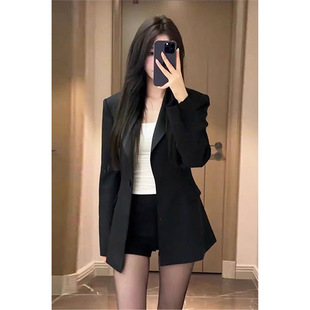 ���ź�ɫС���b����Ů����2025�¿�߼��Еr�К��|�ٴ����eС����