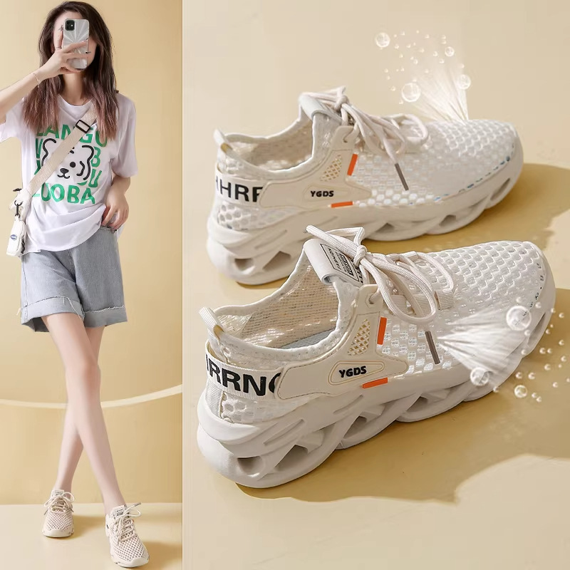 The Feeling of Stepping on Poop, the Popular Putian Sports Shoes for Women, Summer Thin Mesh Breathable Hollow Soft Sole Shock-Absorbing Running Shoes for Couples