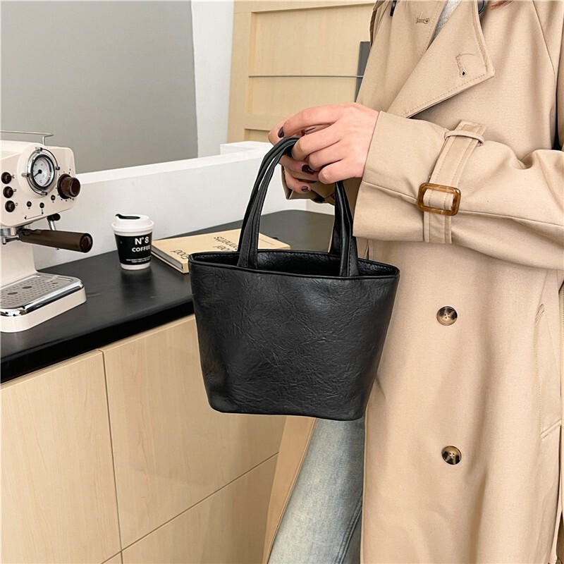 High-End Women's Handbag 2026 New Model, Stylish and Attractive Cosmetic Bag, Solid Color Cute Mini Handbag