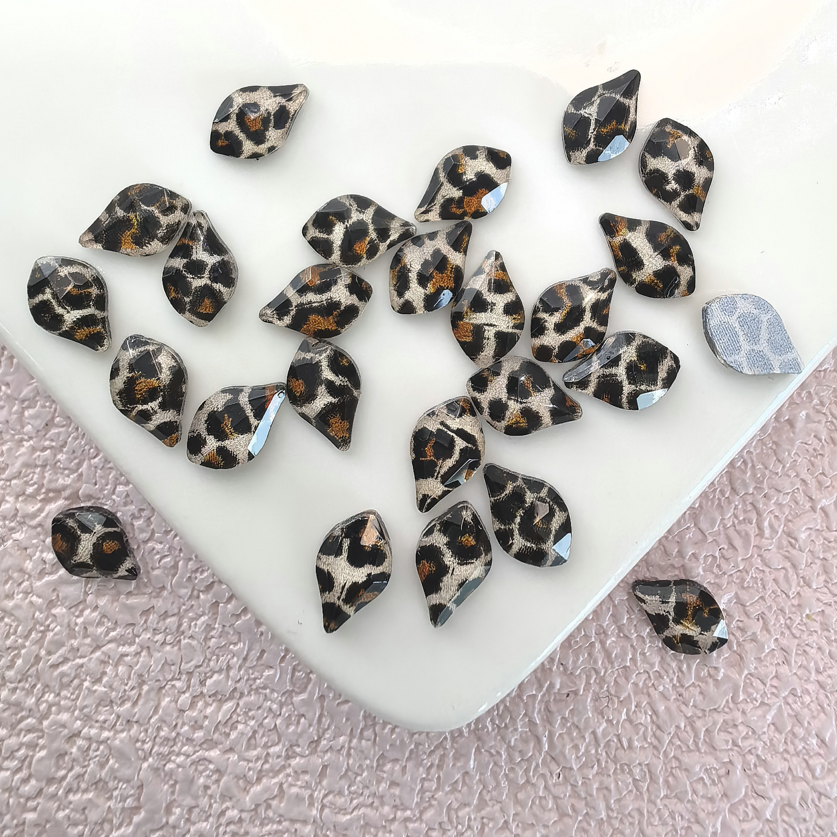 跨境秋冬豹纹异形平底钻0005.jpg