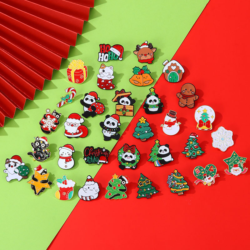 Broche de Navidad insignia de aleación caricatura adorable Santa Fe Navidad decoración de mochila escolar