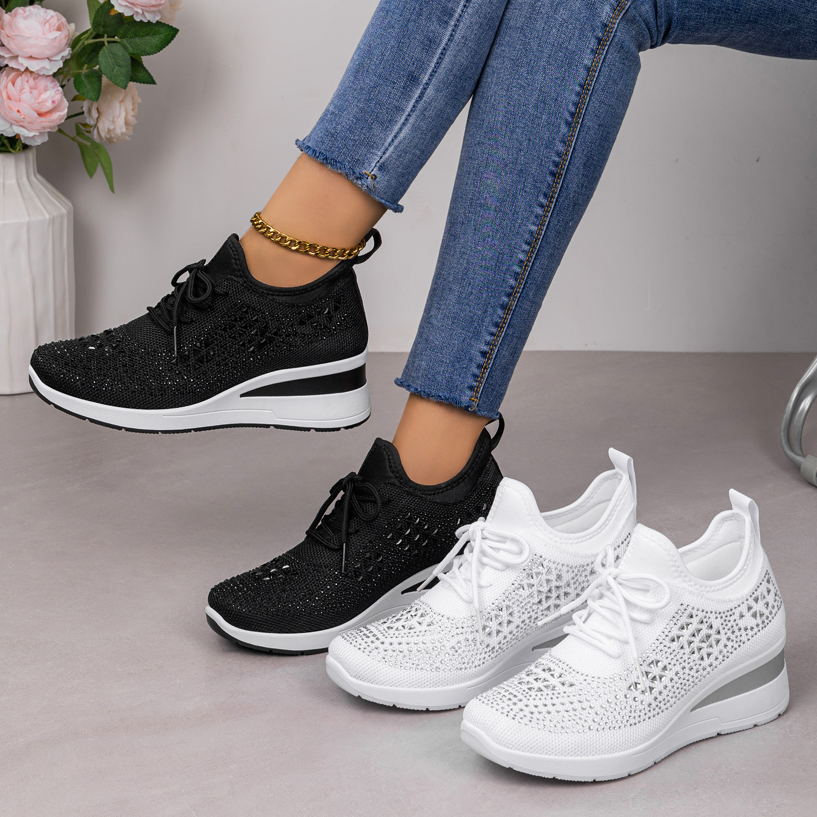 Zapatos casuales de mujer de cordón de diamante transfronterizo zapatos deportivos de gran tamaño de moda de comercio exterior zapatos de mujer de viaje diario zapatos de altura de mujer