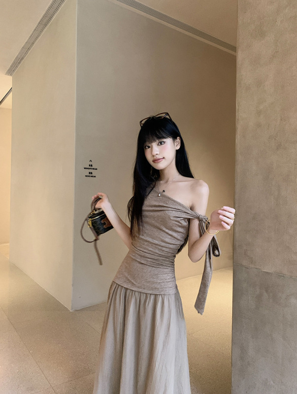 不規則なストラップ付きオフショルダーノースリーブドレス女性の夏の気質スリムスカートデザインハイウエストAラインロングスカート|undefined