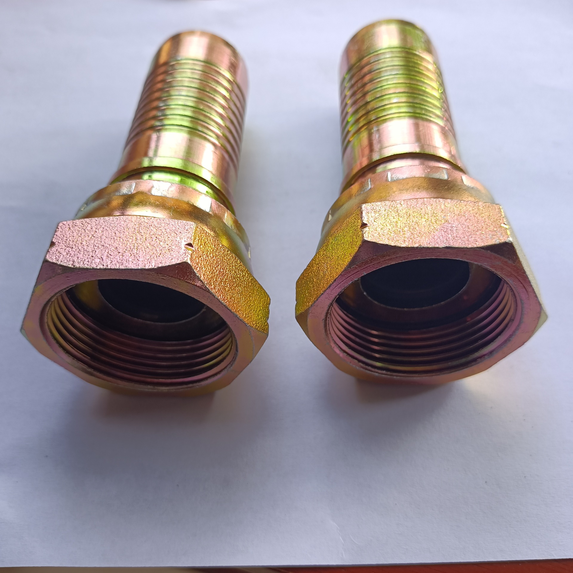 厂家批发各种型号英美制碳钢接头 英美制后锁扣压胶管接头