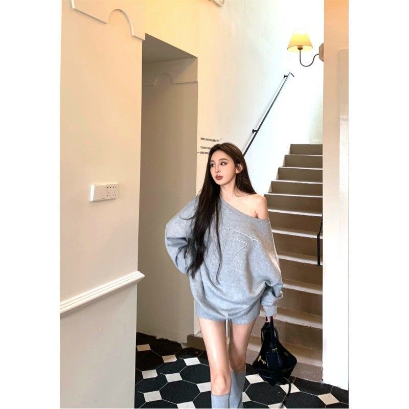 Gray Casual Suit for Women Autum 2025 New Patch Letter Loose Long-Sleeved Sweatshirt High-Waisted Wide-Leg Shorts Gray Casual Suit for Women Autum 2025 New Patch Letter Loose Long-Sleeved Sweatshirt High-Waisted Wide-Leg Shorts