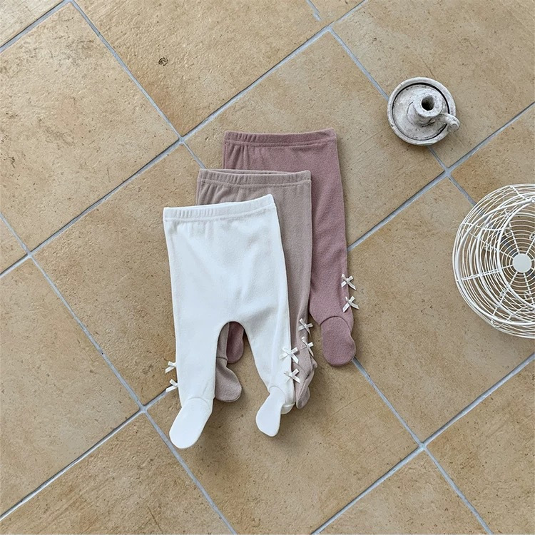 Pantyhose infantiles primavera bebé primavera ropa de primavera 2025 ropa de primavera ropa de estilo extranjero ropa infantil coreana para niñas pantalones de base de color sólido