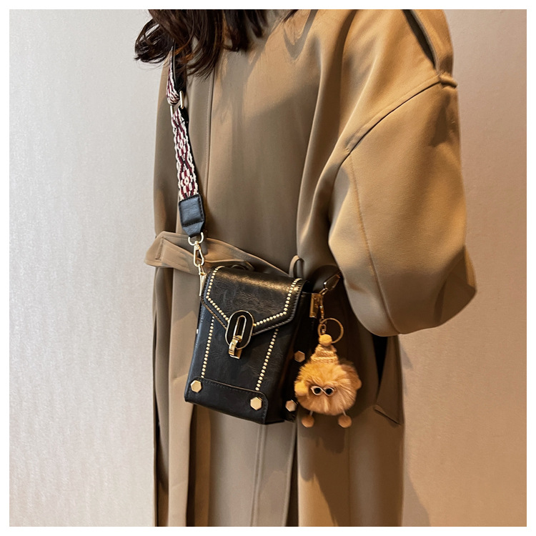 This year's popular Korean version of small for women 2024 new fashionable broadband crossbody bags, niche mobile_senzul.com