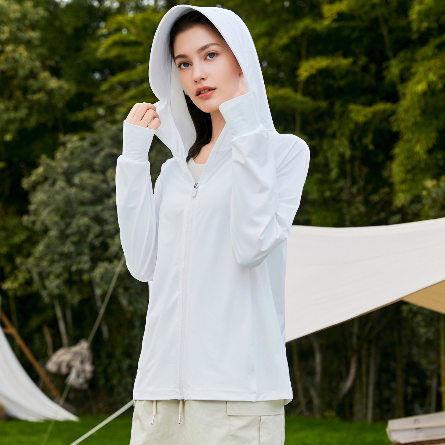 Ropa de protección solar de seda de hielo para mujeres verano 2025 nuevo anti-UV al aire libre ropa de protección solar de alta gama tamaño UPF50 +