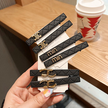 С���LƤ�|�l�AŮ��ɫ��ĸmin�l���߼�������߅�����AС�l��Ů