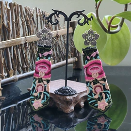 成人帽;耳环;女士单肩包