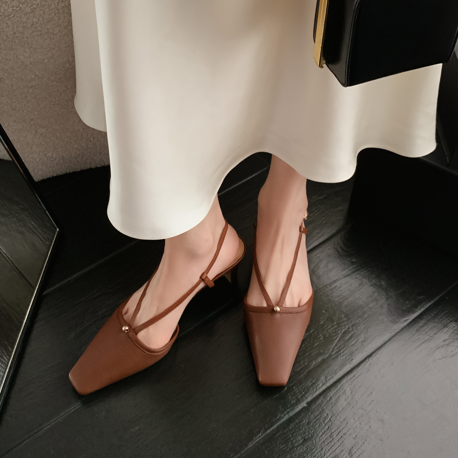 Woven retro sandals square toe flat