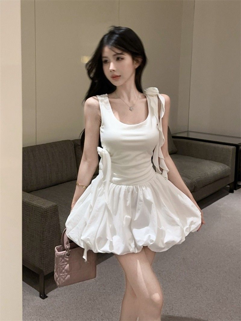 小香风花朵吊带连衣裙女夏季法式收腰花苞蓬蓬短裙抹胸小裙子显瘦