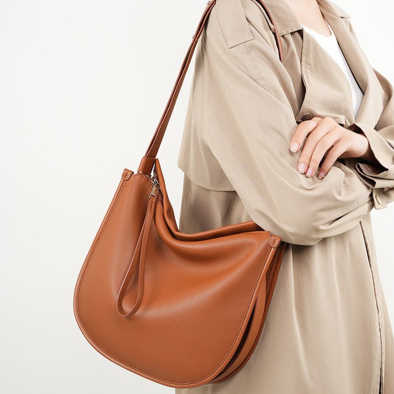 Lazy Style 2025 New Minimalist Comfortable Soft Leather Tote Bag Cowhide Commuter Large Capacity Shoulder Crossbody Bag Lazy Style 2025 New Minimalist Comfortable Soft Leather Tote Bag Cowhide Commuter Large Capacity Shoulder Crossbody Bag