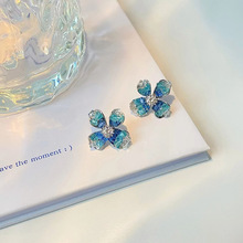 ���u׃ɫ�߼��о���ˮ������������h���A��С���OӋ���Ů