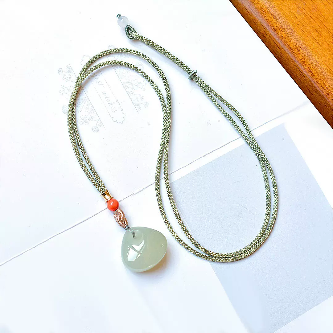 真正晶玺级！高冰晴水色和田玉无事牌吊坠老油料平安锁小萌物吊坠