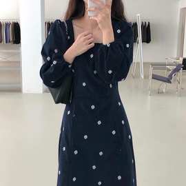 韩国chic气质 方领泡泡袖高腰显瘦灯芯绒刺绣连衣裙女装新款