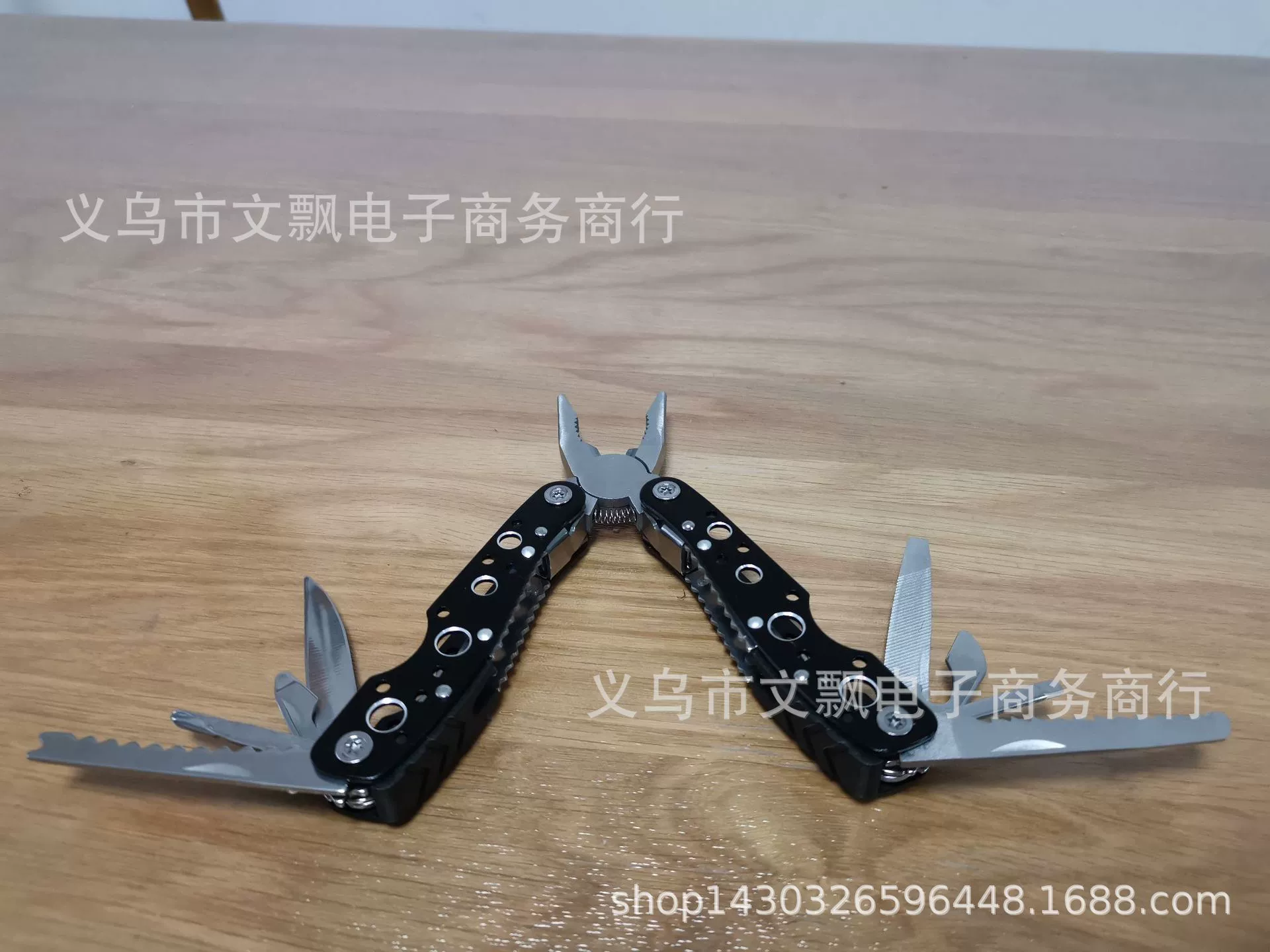 Mechanical folding pliers multi -purpose combination of home combinations outdoor clamp tool tool pliers pool multi -function pliers