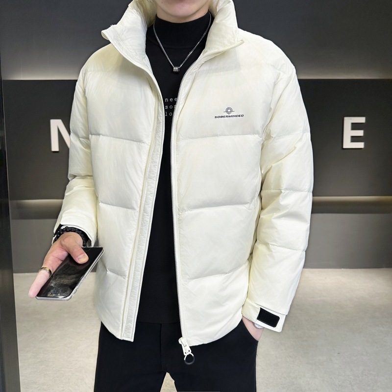 트렌디한 남성용 스탠드 칼라 숏 다운 재킷 2025 겨울 남성용 심플 캐주얼 다용도 두꺼운 코트