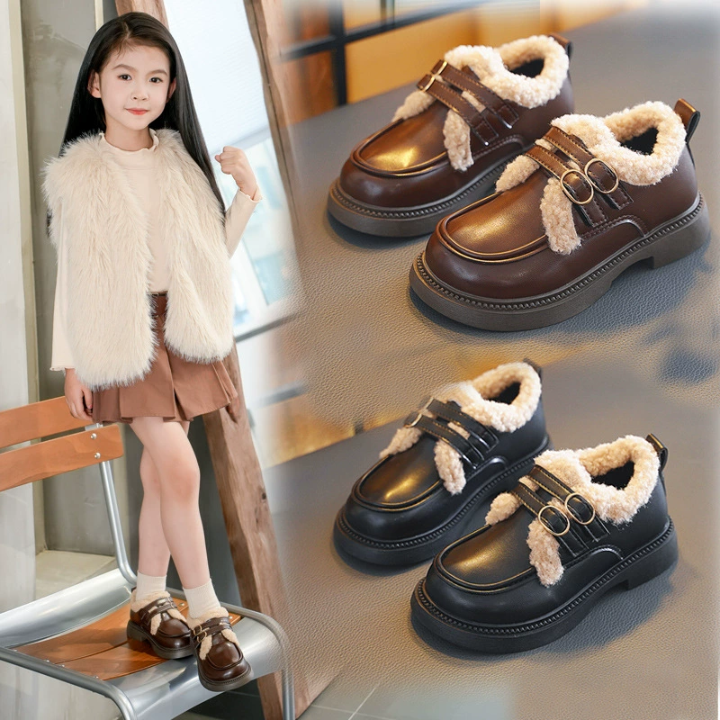 Модные маленькие кожаные туфли для девочек в британском стиле, осень-зима 2024, новые детские бархатные хлопковые туфли, обувь для мальчиков среднего и большого размера для детей